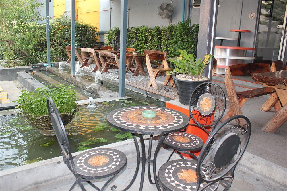 D Varee Xpress Makkasan Hotel Бангкок Екстер'єр фото