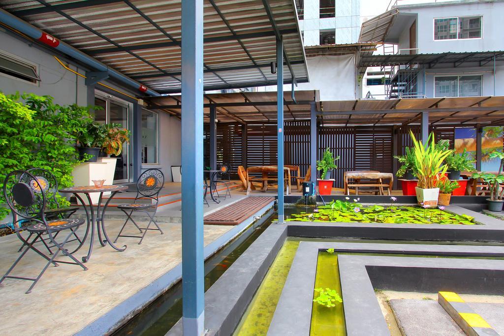 D Varee Xpress Makkasan Hotel Бангкок Екстер'єр фото