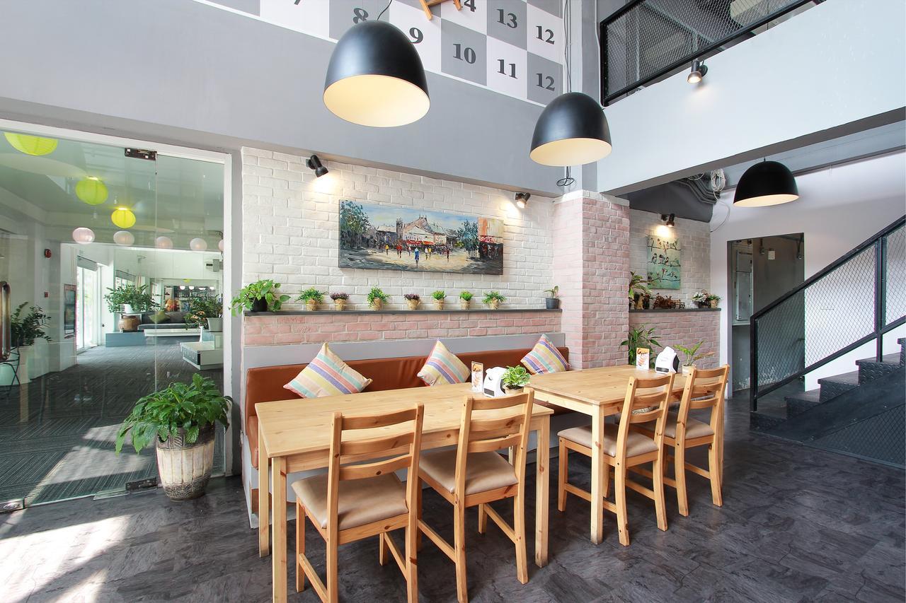 D Varee Xpress Makkasan Hotel Бангкок Екстер'єр фото